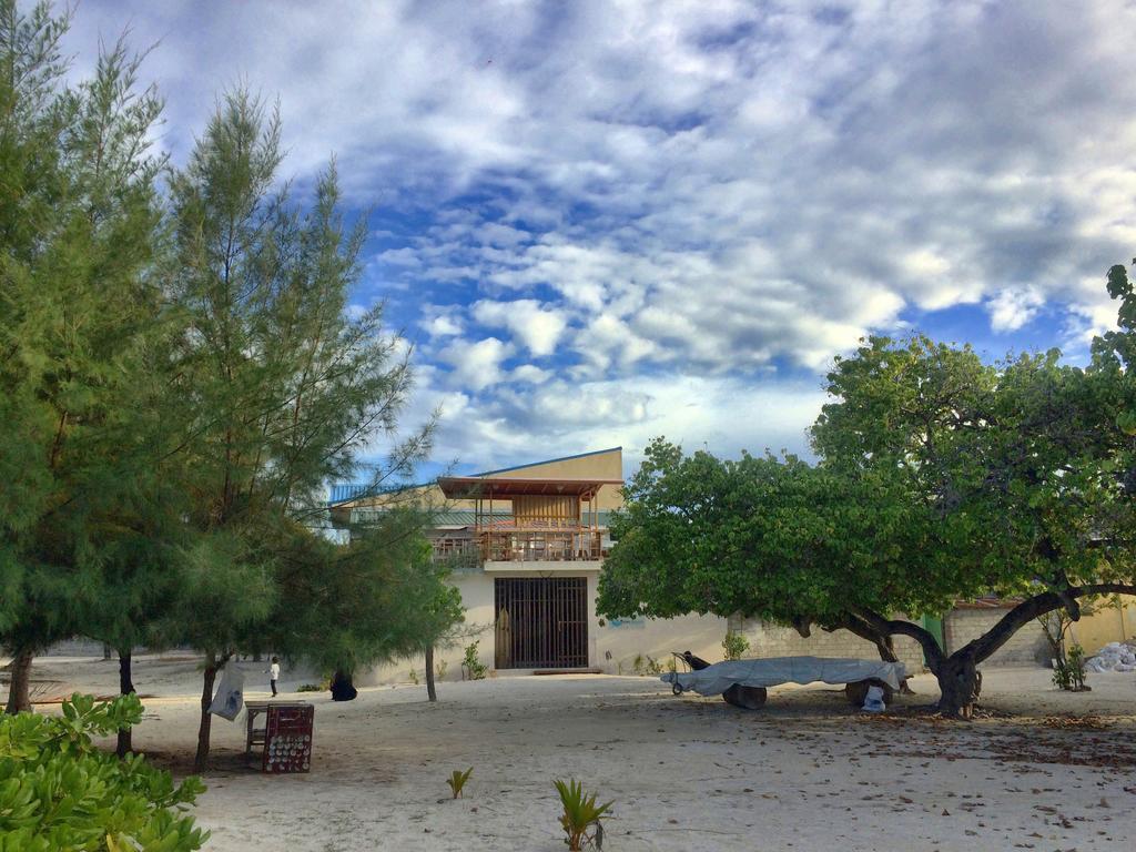 Gurus Maldives At Gulhi Island Hotel Exterior photo